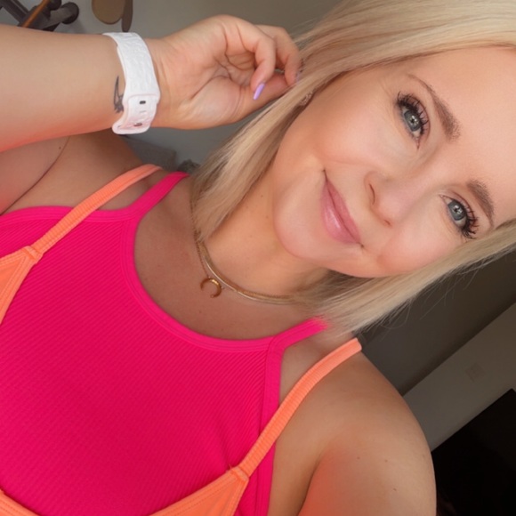 Hi Posh Friends! 💗 - Picture 2 of 7